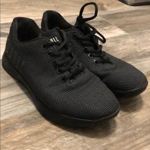 No bull project shoes all black! Size 7